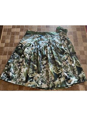 Women's Worthington Green & White Patterned A-Line Skirt Size 16 Plus